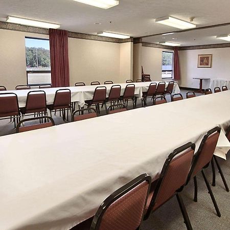 Ramada By Wyndham Strasburg Dover Extérieur photo