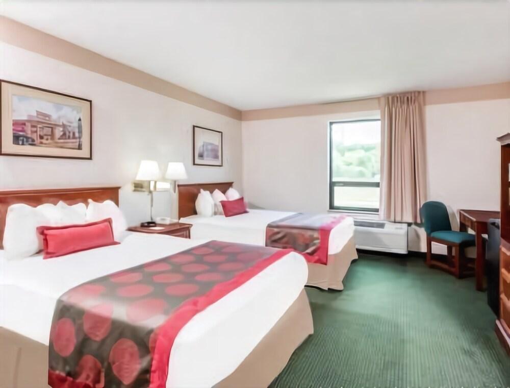 Ramada By Wyndham Strasburg Dover Extérieur photo