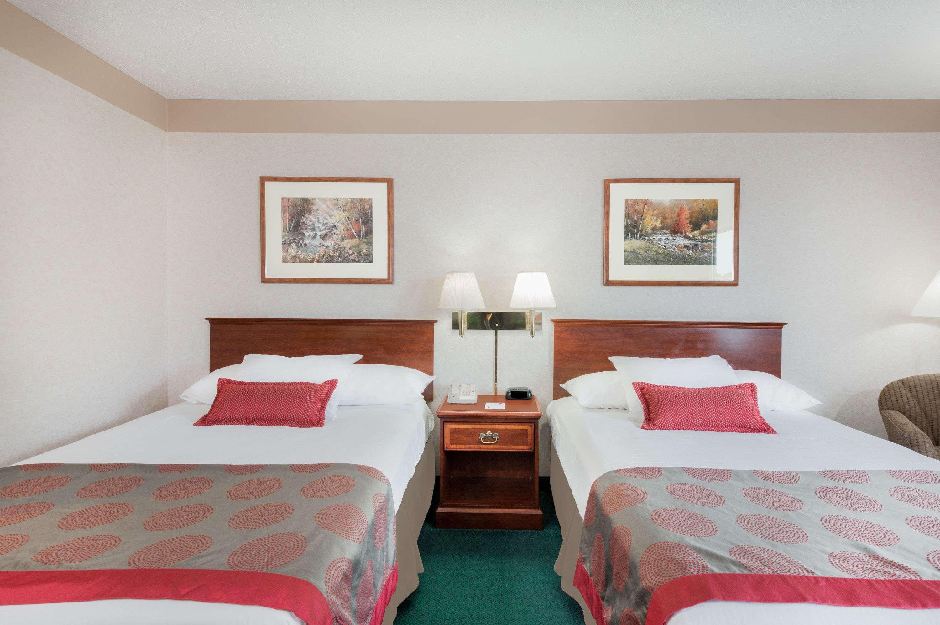 Ramada By Wyndham Strasburg Dover Extérieur photo