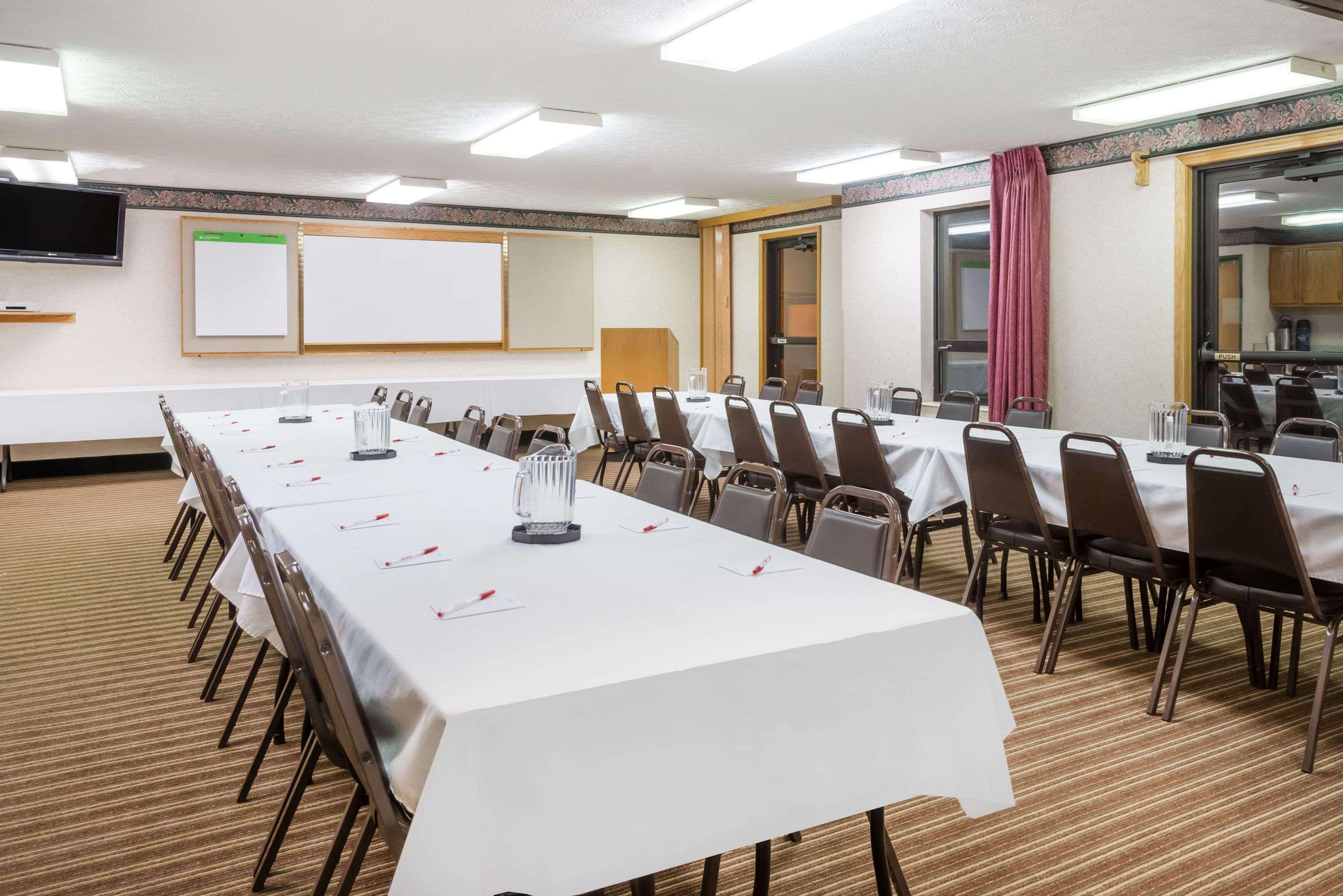 Ramada By Wyndham Strasburg Dover Extérieur photo