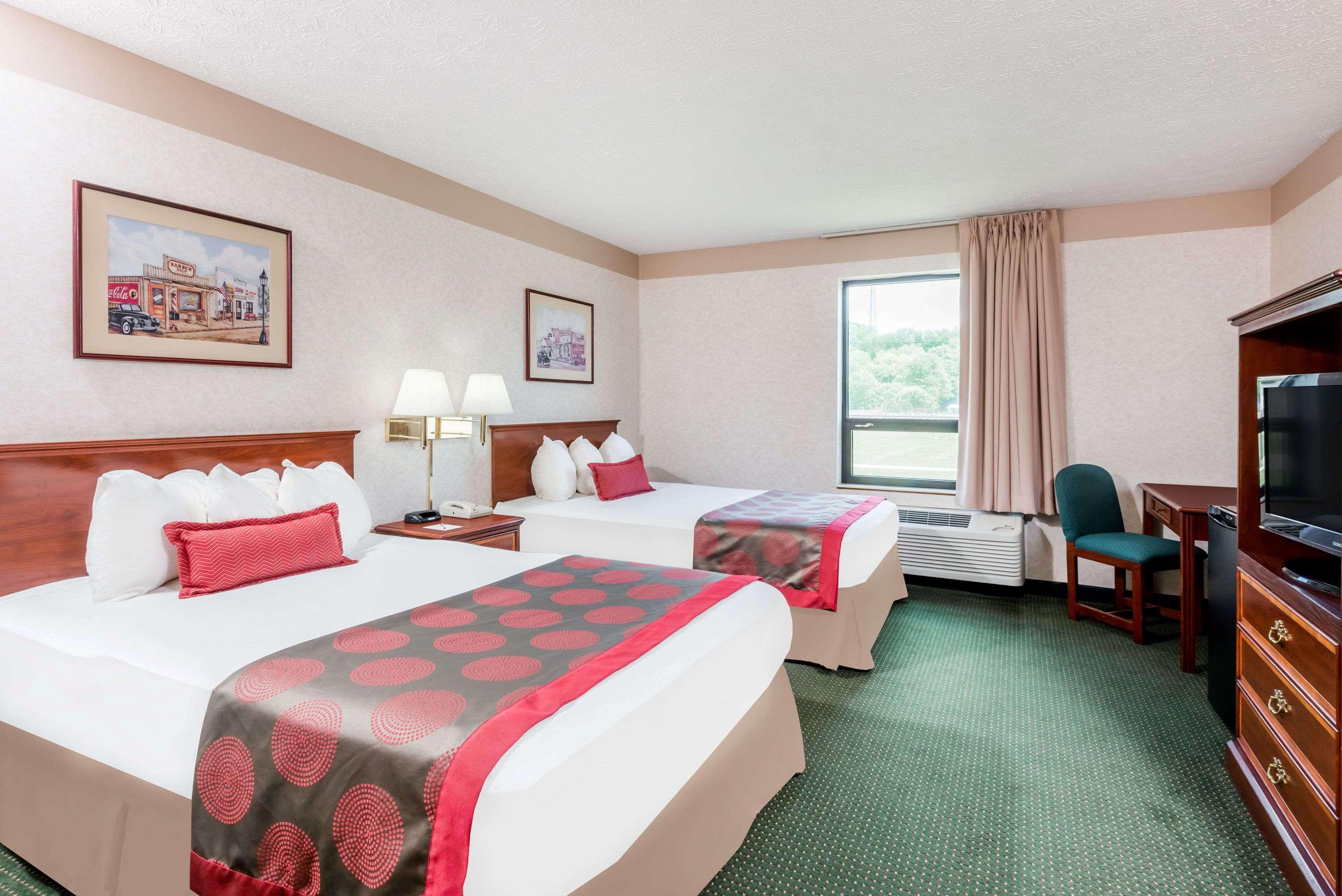 Ramada By Wyndham Strasburg Dover Extérieur photo