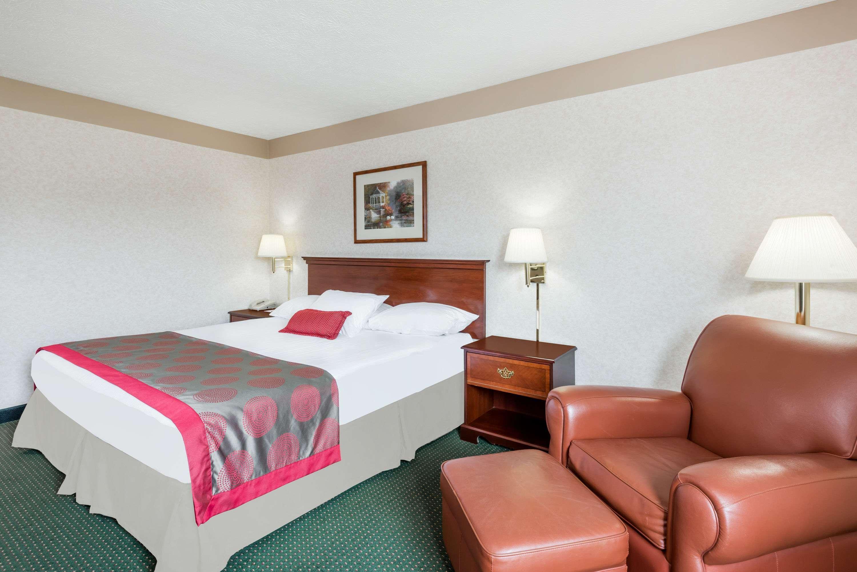 Ramada By Wyndham Strasburg Dover Extérieur photo