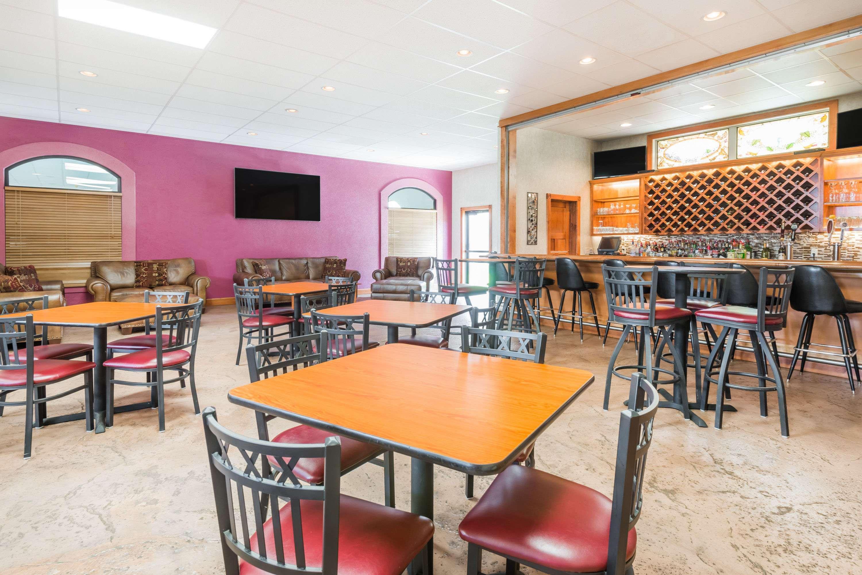 Ramada By Wyndham Strasburg Dover Extérieur photo