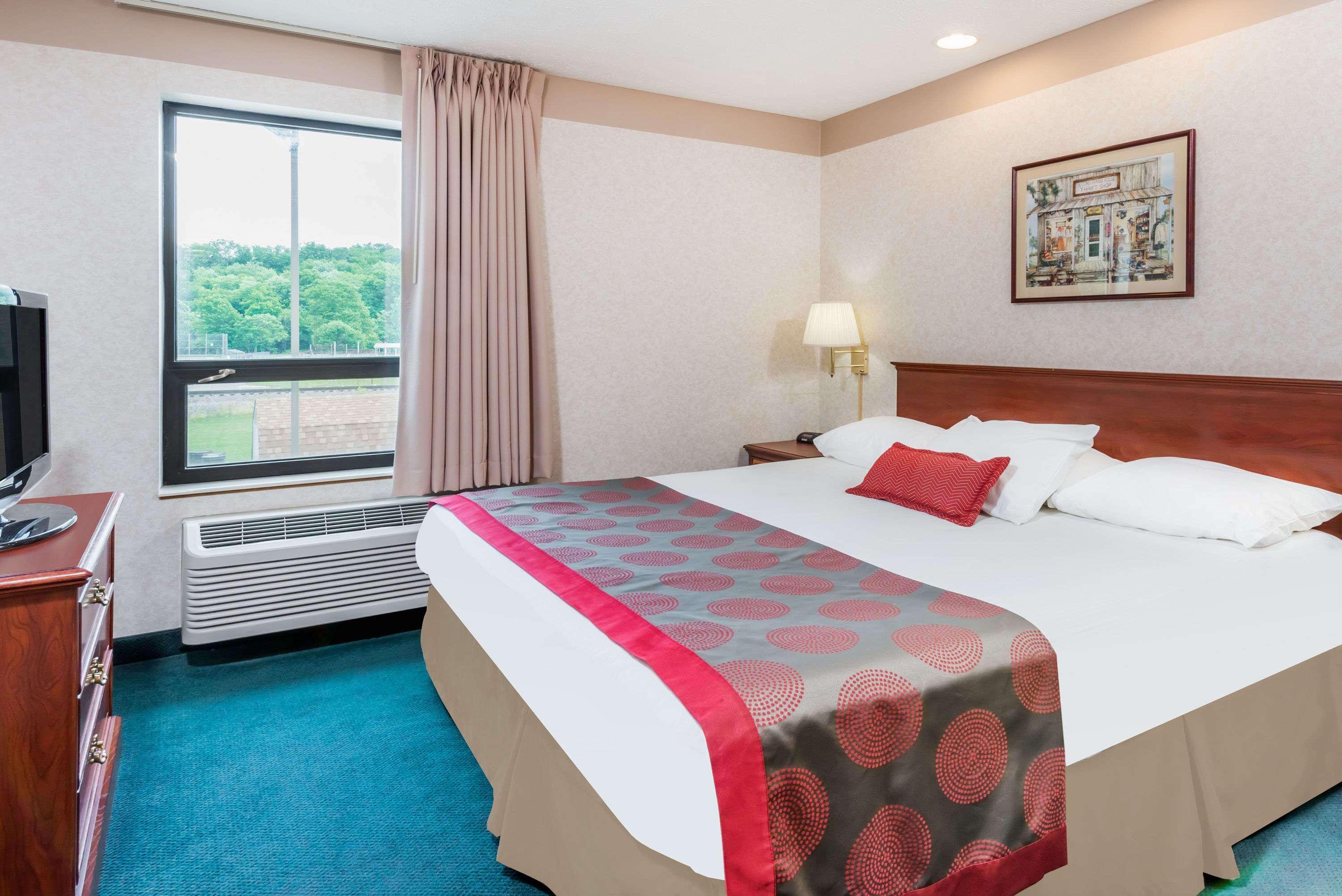 Ramada By Wyndham Strasburg Dover Extérieur photo