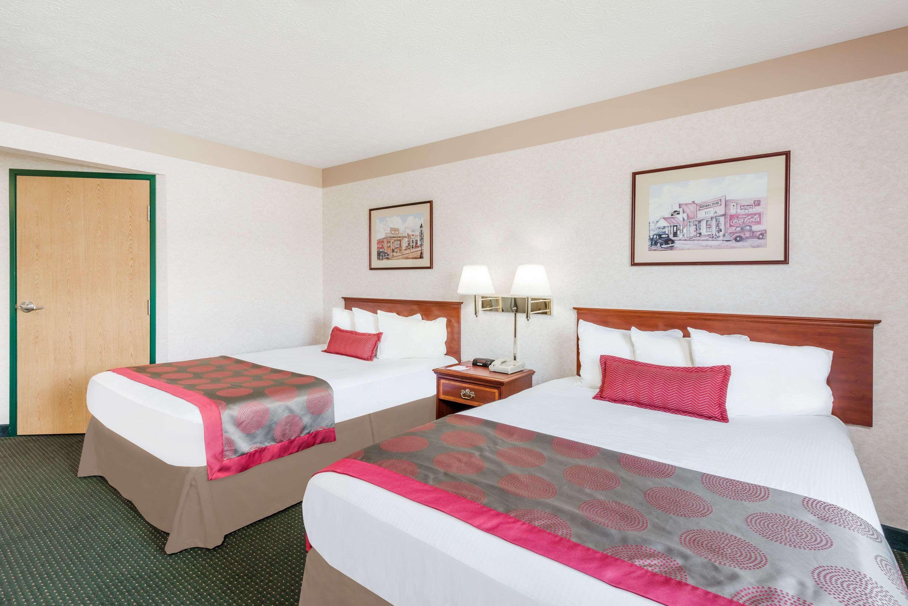 Ramada By Wyndham Strasburg Dover Extérieur photo